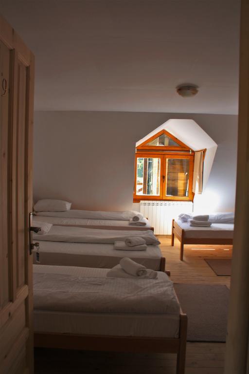 Apartmani I Restoran Sljeme Žabljak Oda fotoğraf