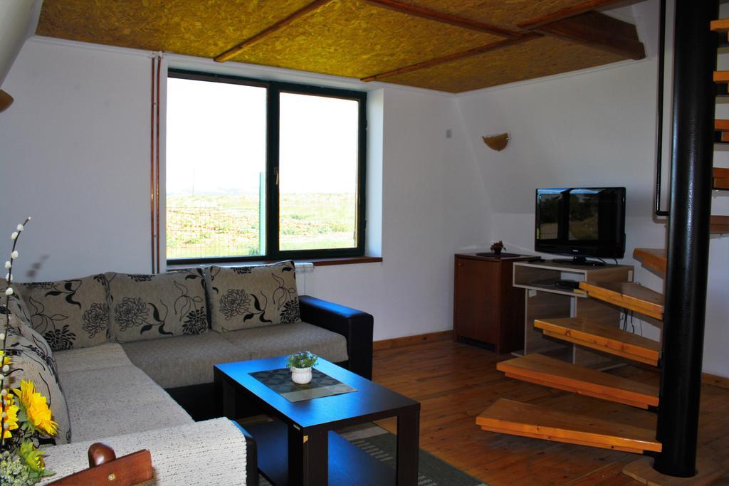 Apartmani I Restoran Sljeme Žabljak Oda fotoğraf
